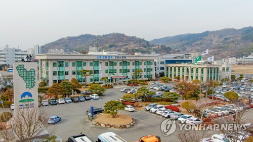 하동군, 기후위기 취약 지원사업 선정…미세먼지 저감벤치 설치