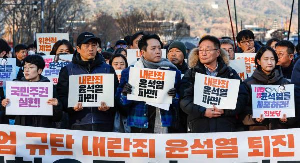 계엄령 여파…각계각층서 쏟아지는 퇴진 요구