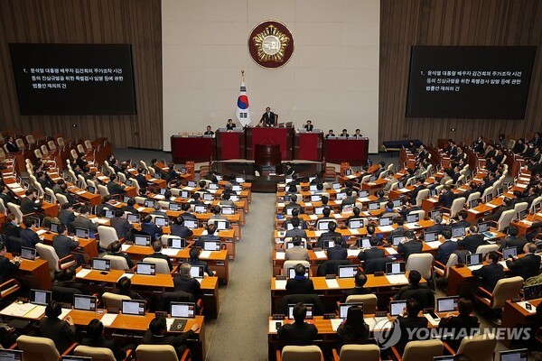 운명 가를 '5표'…우의장, 종료선언 미루고 與에 '탄핵 투표' 참여 호소