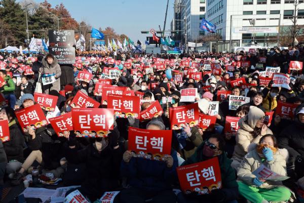 “내란수괴 윤석열 퇴진”…집회 무대에 오른 사람들