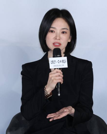 ‘검은 수녀들’ 송혜교 “‘더 글로리’ 이후 장르물 관심 높아져”