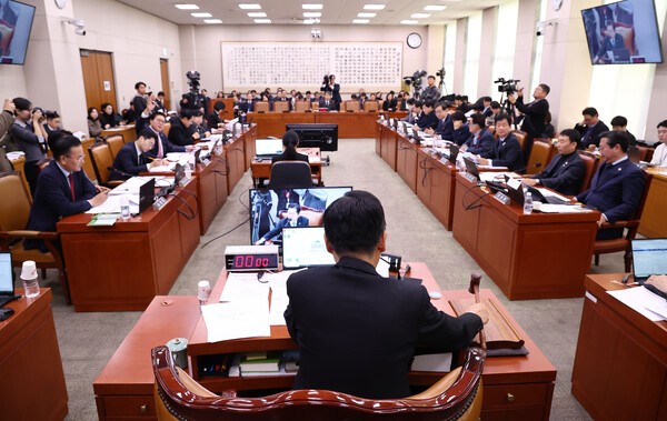 단통법 폐지안 법사위 통과…업계 "체감 효과 크지 않을 것"