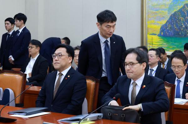 계엄 후 금감원 대규모 '물갈이'에…이복현 "적절한 인사조치"