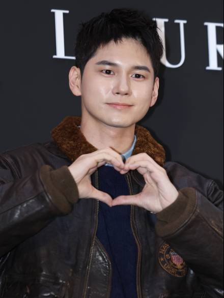 옹성우, 24일 ‘뉴스룸’ 출연... 기상캐스터 된다 [공식]