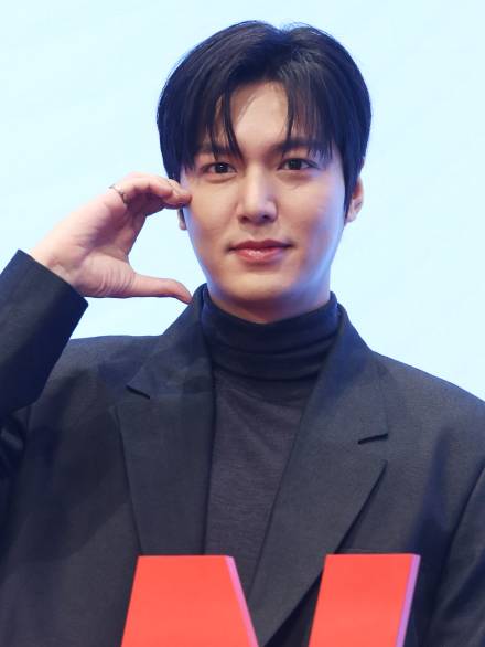 [포토] 이민호, 훈훈한 볼 하트