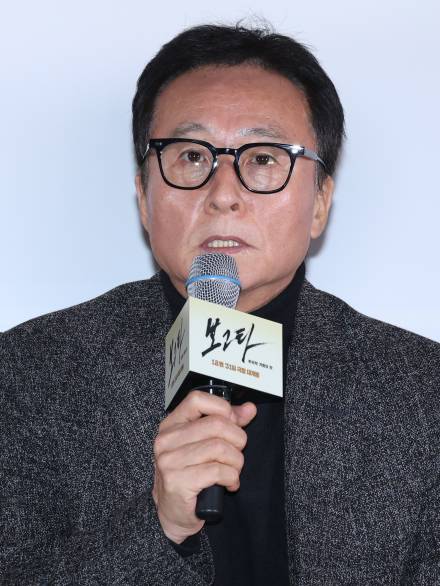 [포토]인사말 하는 김종수