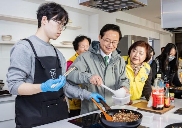 최호권 영등포구청장, 공유주방 2호점 ‘목화수라간’ 개소식 참석