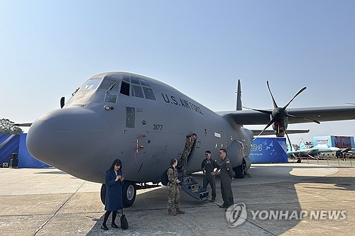 러시아 무기 의존도 낮추는 베트남…미·중 방산수출 경쟁 가열