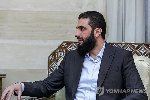 美, 시리아 반군 수장에 걸었던 현상금 해제…유화 손짓 화답