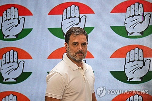 印야당 지도자, '與의원 밀쳐 부상' 혐의로 경찰조사 직면