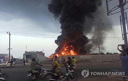 "예멘 수도 사나의 후티반군 군사시설에 최소 3회 공습"