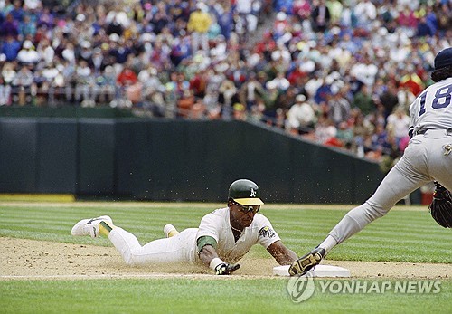 MLB서 가장 위대한 1번 타자·도루왕 헨더슨, 폐렴 증세로 사망