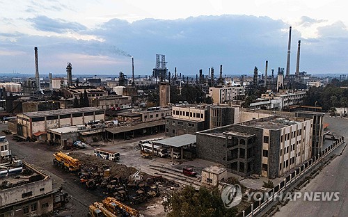 "무너진 시리아 경제 재건 첫 단추는 서방 제재 해제"