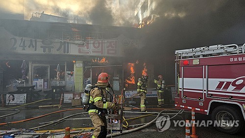 강릉 경포해변 인근 편의점 불…"큰 불길 잡아" 인명피해 없어