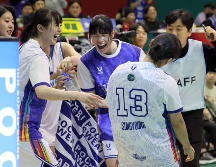 한국, 3점 대결·스킬 챌린지 한일전서 웃었다…본 경기까지 ‘싹쓸이’ [IS 부천]