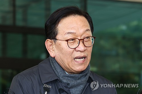 尹측 석동현 "내란선전 고발은 겁박…내일 이 대표 무고 고소"