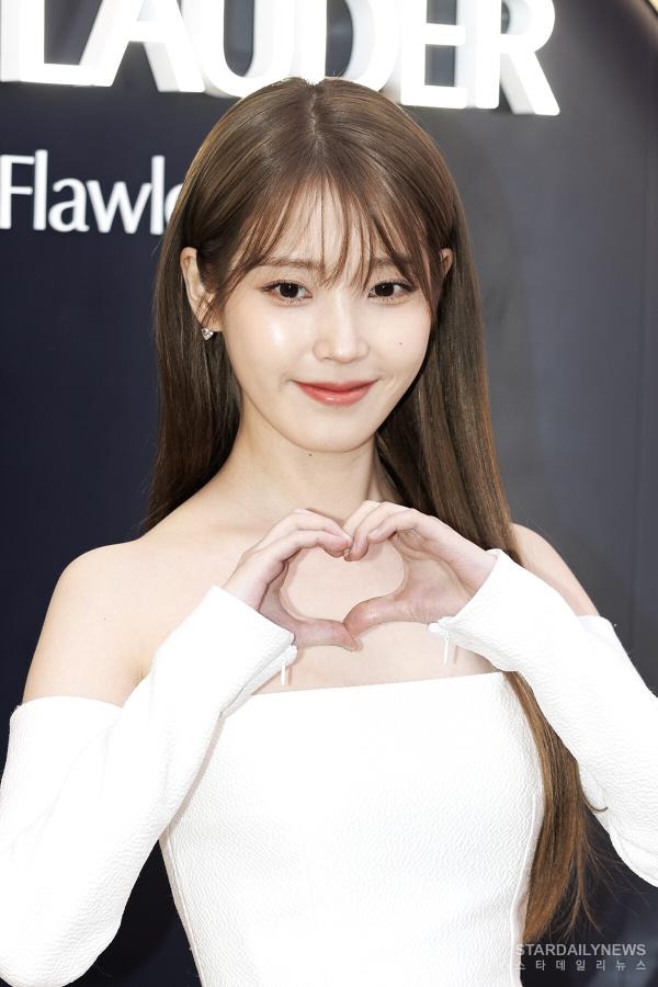 아이유, ‘아이유애나’ 이름으로 2024 연말 맞아 5억 원 기부