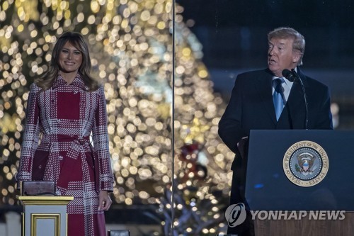 내달 취임하는데…트럼프, 크리스마스 굿즈 판매로 '돈벌이'