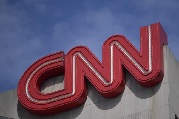 위기의 CNN…시청률 반토막에 트럼프 컴백 앞둬