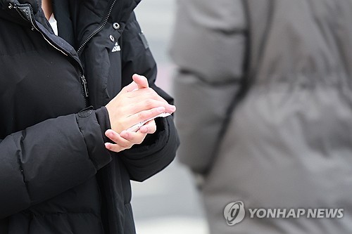 [날씨] 아침 최저 -13도 '동장군 기승'…충청·전라권 눈·비