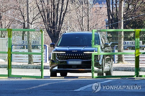 공수처, '햄버거집 계엄회동' 문상호 정보사령관 군검찰 이첩