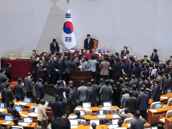 우원식 "한덕수 탄핵소추는 국무총리 기준 적용…과반수 찬성으로 의결"(상보)