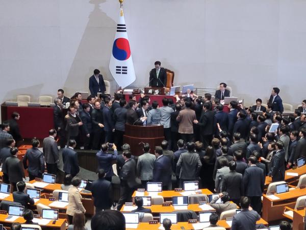 한덕수 권한대행 탄핵안 가결…사상 초유 '대행의 대행' 체제