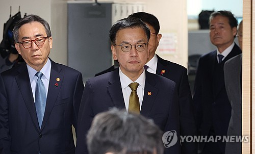 탄핵과 얽힌 기구한 관운…'대통령 권한대행'까지 맡게된 최상목