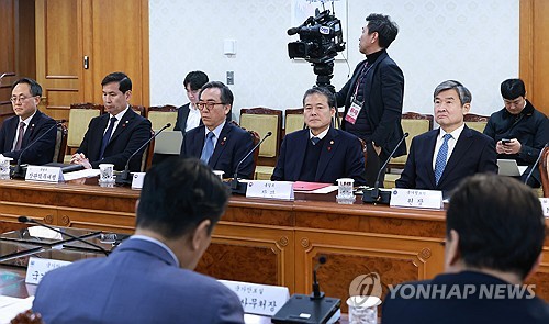 崔대행, 주말 공식일정 없이 업무보고…'비상정부' 운영 고심