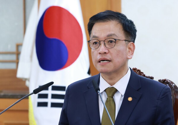 무안공항 항공기 추락...최상목 권한대행 "인명 구조에 총력" 긴급 지시