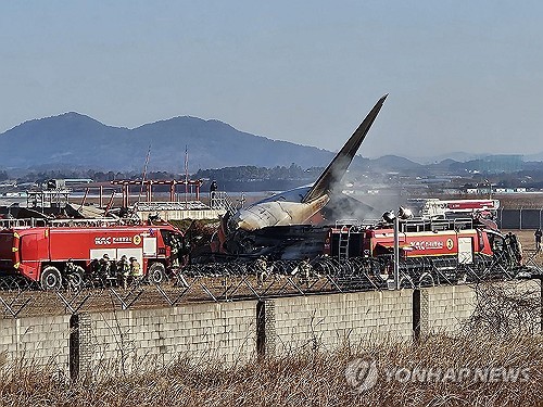 무안공항 여객기 사고 28명 사망…사상자 늘어날 듯 '대참사'(종합)