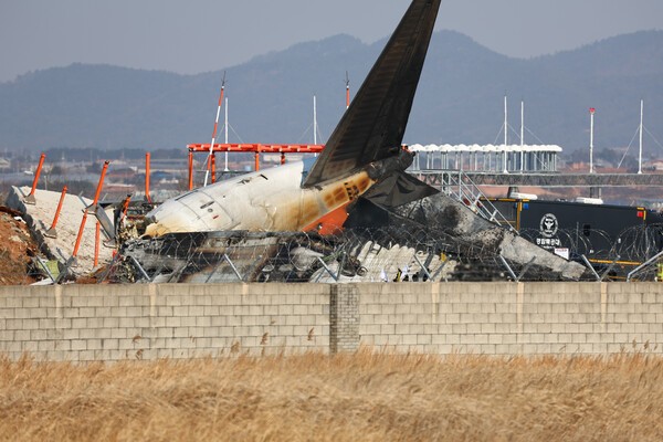 전남소방 "무안공항 여객기 사고 실종자 대부분 사망 추정"