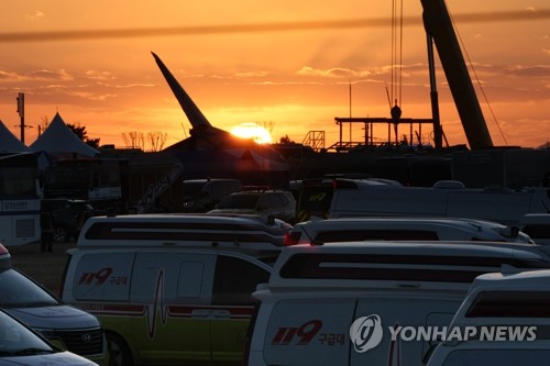 [제주항공 참사] 크리스마스에 여행 떠난 소중한 사람들 '영정사진으로'