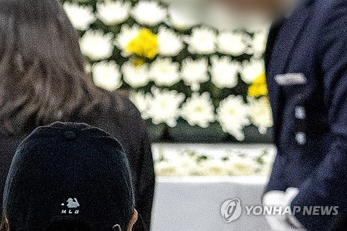 새해 첫날 장례식장 지킨 제주항공 참사 유가족들(종합)