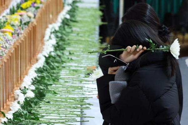 제주항공 승무원의 한숨 "비행 끝나고서야 참았던 눈물 흘려"