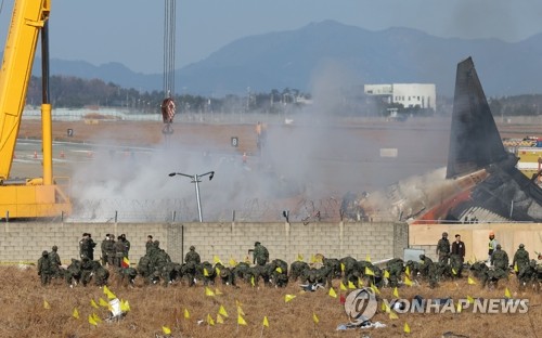 제주항공 참사 여객기 주변서 용접 절단 중 불…곧 진화