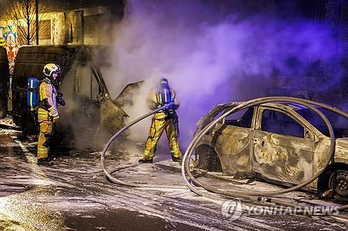 과격했던 새해맞이…벨기에서 '방화·화염병' 208명 체포