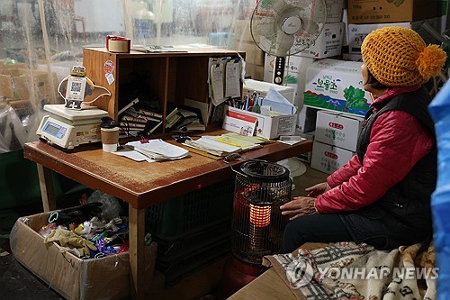 팍팍한 가계살림에 작년 보험계약대출 역대 최대 전망…해약도↑