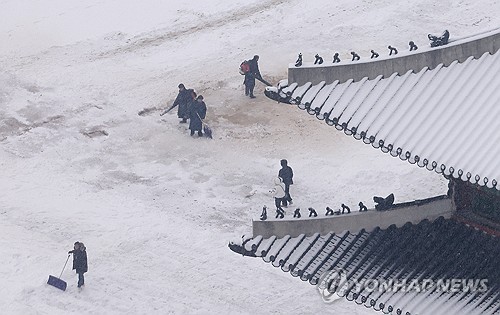 [날씨] 전국 흐리고 곳곳 눈·비…미세먼지 '나쁨'