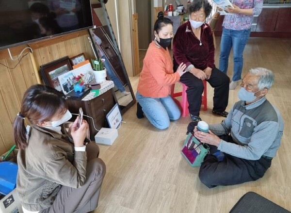 가족 돌봄 청소년, 돌봄·근로·생계 책임 '삼중고'