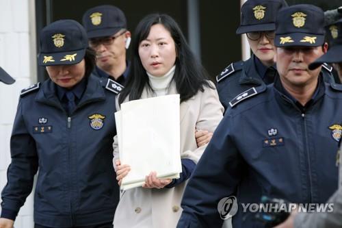 [2보] 존속살해 무기수 김신혜 재심서 무죄…사건발생 24년만