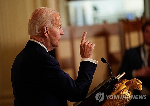 '정치경력 52년' 바이든, 초선 후배에 조언…"당파 초월해 협력"