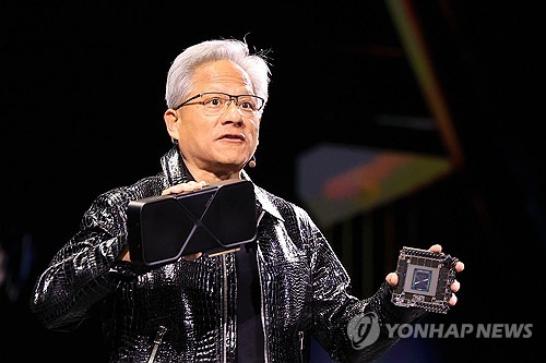 [CES 2025] 젠슨 황, 로봇 개발 플랫폼 공개…"로봇의 챗GPT 모멘트 온다"(종합)