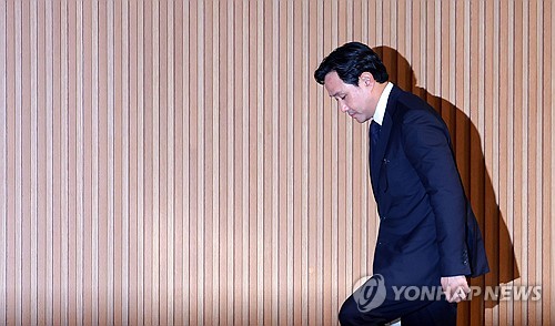 고려아연 주주들, 최윤범 고소…"일반공모 유증 발표로 피해"