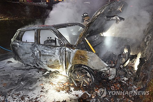 대전 동구 계곡 근처 SUV 화재로 1명 숨져…경위 '오리무중'(종합)