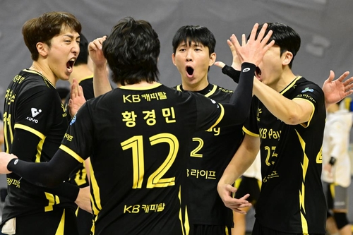 3위 KB손보, 2위 대한항공에 또 3-2 승리…6연승 질주