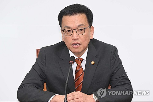 崔 "국가기관 충돌, 헌정사 상처…폭력 안돼" 경찰·경호처 지시