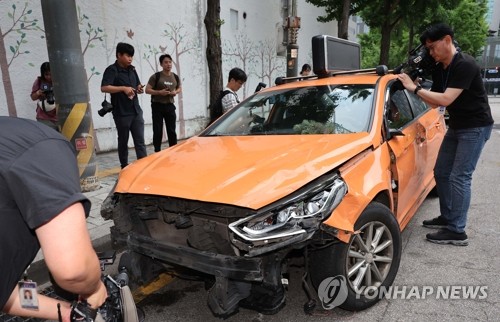 중앙의료원 돌진 70대 택시기사 재판행…"액셀 밟았다" 인정