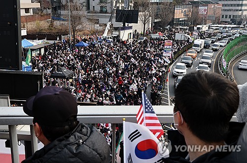 "결전의 날, 집 가지 말라"…2차 체포 임박설에 관저시위 격화