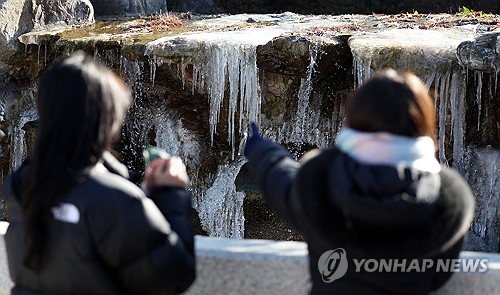 [날씨] 아침 기온 하루 새 5∼10도 '뚝'…바람도 '쌩쌩'